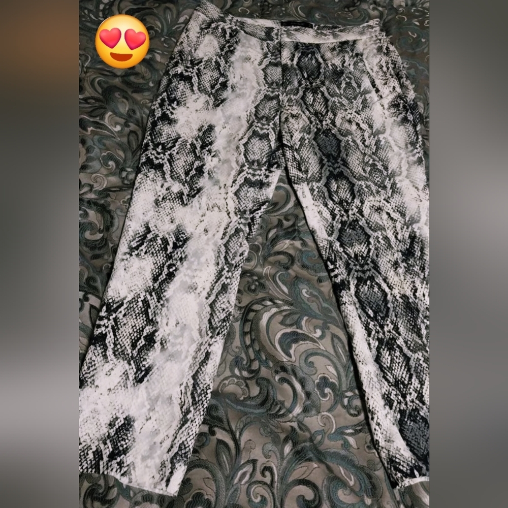 Zara ladies snake print pant - L